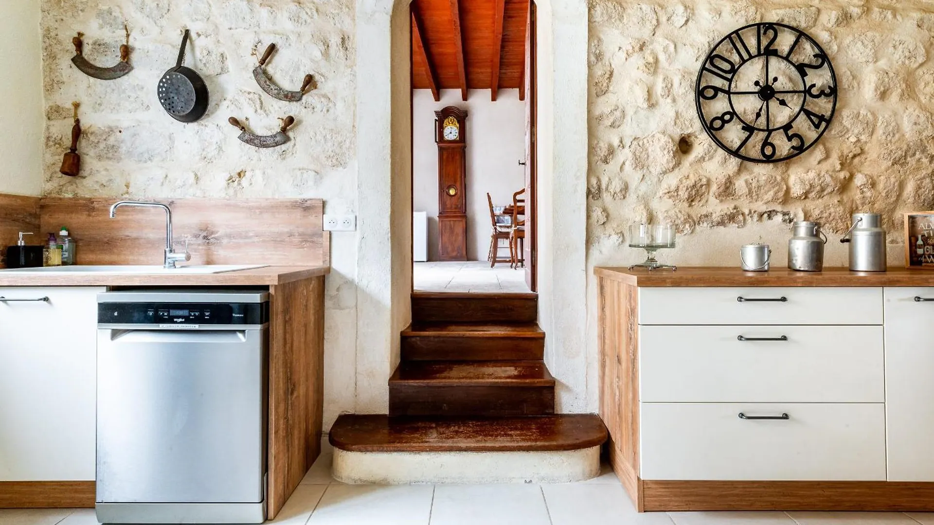 Holiday home La Closerie D'Escalin Gite 12 Personnes Et Jacuzzi La Garde Adhemar